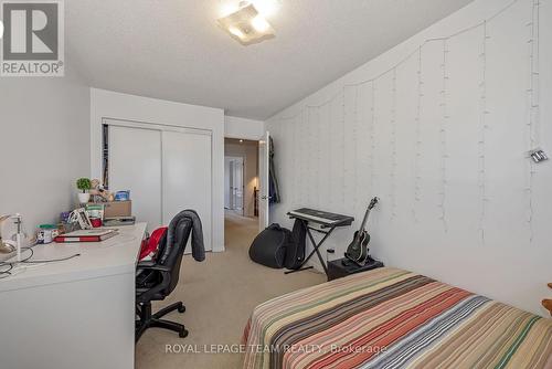 323 Freedom Private, Ottawa, ON - Indoor Photo Showing Bedroom