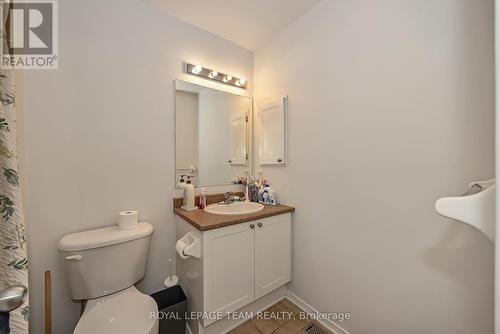 323 Freedom Private, Ottawa, ON - Indoor Photo Showing Bathroom