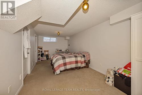 323 Freedom Private, Ottawa, ON - Indoor Photo Showing Bedroom