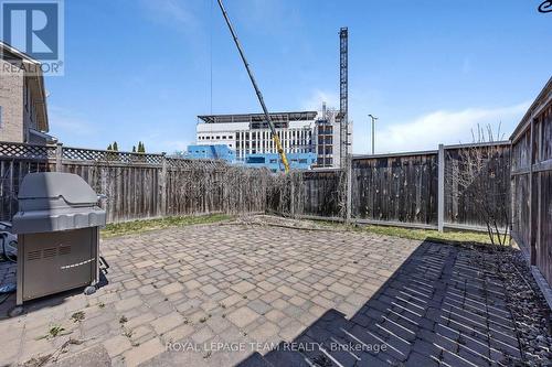 323 Freedom Private, Ottawa, ON - Outdoor