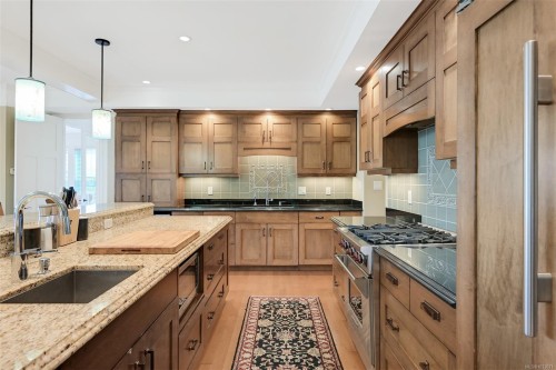 12 Briar Pl, Victoria, BC 