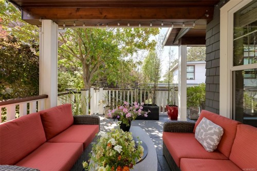 12 Briar Pl, Victoria, BC 