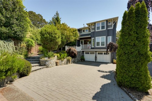 12 Briar Pl, Victoria, BC 