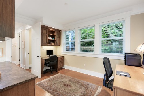 12 Briar Pl, Victoria, BC 
