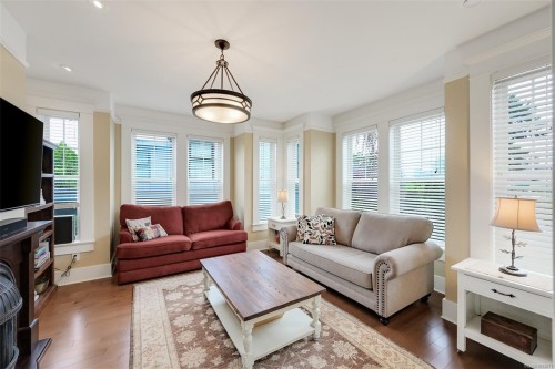 12 Briar Pl, Victoria, BC 