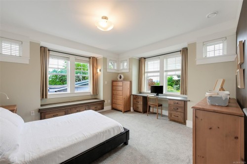 12 Briar Pl, Victoria, BC 