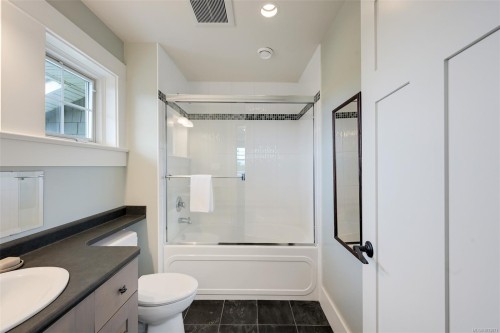 12 Briar Pl, Victoria, BC 