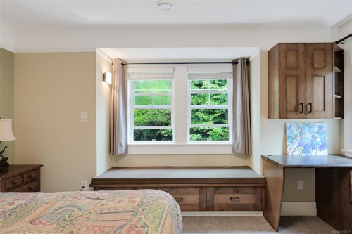 12 Briar Pl, Victoria, BC 