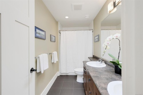 12 Briar Pl, Victoria, BC 