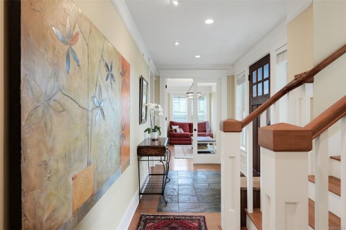 12 Briar Pl, Victoria, BC 
