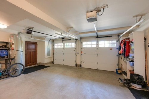 12 Briar Pl, Victoria, BC 