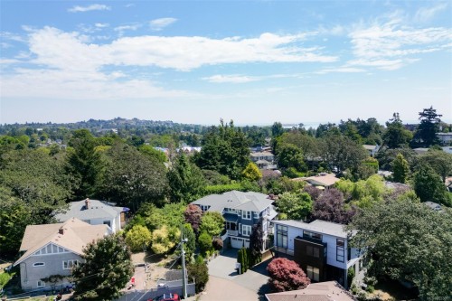 12 Briar Pl, Victoria, BC 