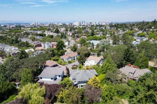 12 Briar Pl, Victoria, BC 