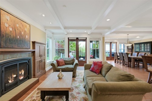 12 Briar Pl, Victoria, BC 