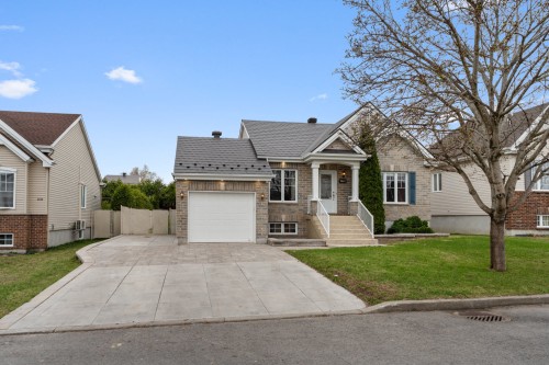 2542 Rue Carnac  Mascouche, QC J7K 0G5