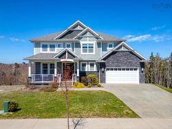 69 Hearthwood Crescent  Halifax, NS B3P 0G5
