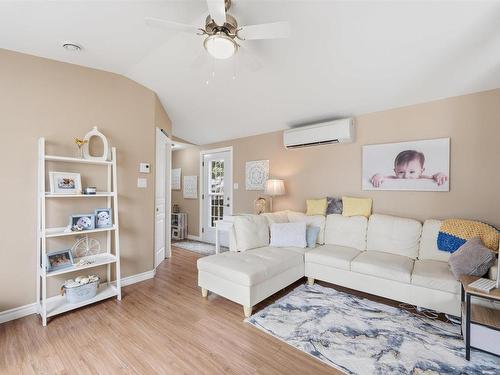 5 Spring Crescent, Bridgewater, NS 
