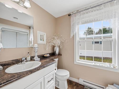 5 Spring Crescent, Bridgewater, NS 