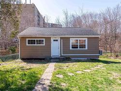 116 Coronation Avenue  Halifax, NS B3N 2N1