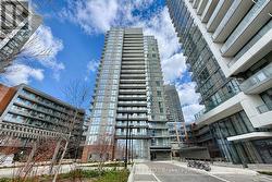 305 - 38 FOREST MANOR ROAD Toronto, ON M2J 0H4