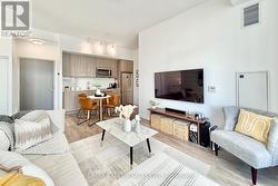 305 - 38 FOREST MANOR ROAD Toronto, ON M2J 0H4