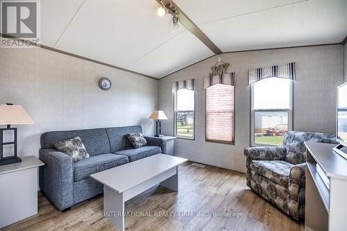 1235 Villiers Line - 34 Glen Abbey, Otonabee-South Monaghan, ON - Indoor Photo Showing Living Room
