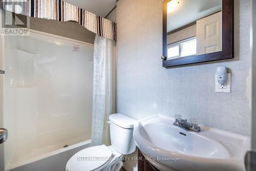 1235 Villiers Line - 34 Glen Abbey, Otonabee-South Monaghan, ON - Indoor Photo Showing Bathroom