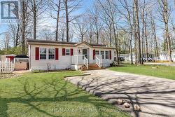 6 PACIFIC AVENUE Wasaga Beach, ON L9Z 3A8
