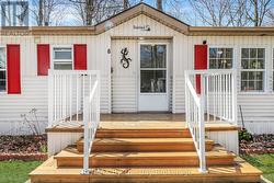6 PACIFIC AVENUE Wasaga Beach, ON L9Z 3A8