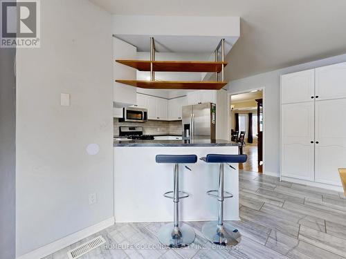 39 Etherington Crescent, Barrie, ON - Indoor Photo Showing Kitchen