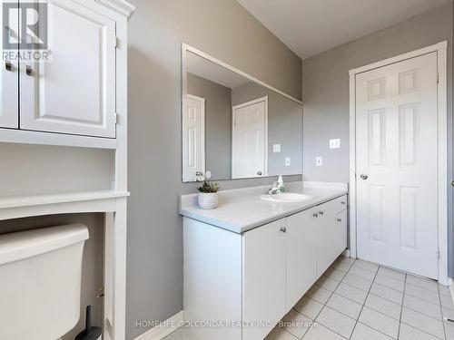 39 Etherington Crescent, Barrie, ON - Indoor Photo Showing Bathroom