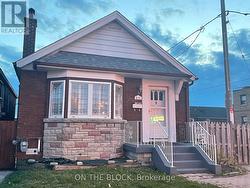 216 DONLANDS AVENUE Toronto, ON M4J 3R1