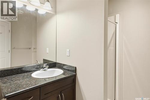 405 615 Lynd Crescent, Saskatoon, SK - Indoor Photo Showing Bathroom