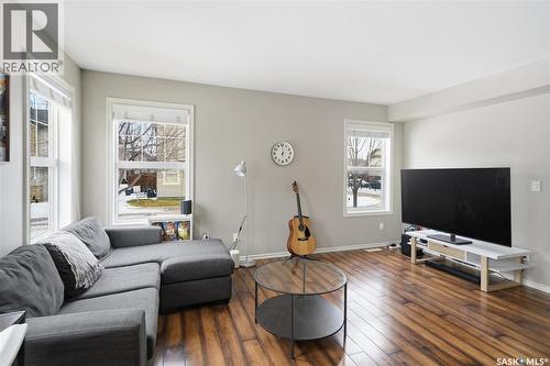 405 615 Lynd Crescent, Saskatoon, SK - Indoor Photo Showing Living Room