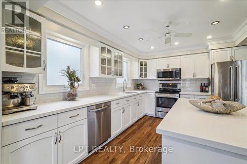 26 Wright Crescent S, Caledon, ON - Indoor Photo Showing Kitchen With Upgraded Kitchen