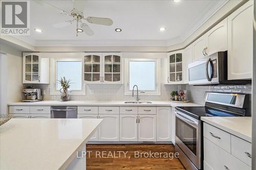 26 Wright Crescent S, Caledon, ON - Indoor Photo Showing Kitchen