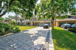 82 ARKENDO DRIVE Oakville, ON L6J 5T9