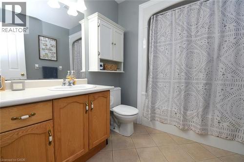 Main Floor Bathroom - 21 Glengary Crescent, Caledonia, ON - Indoor Photo Showing Bathroom