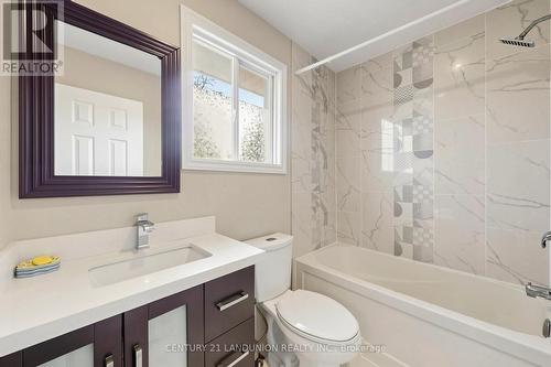 329 Atha Avenue, Richmond Hill, ON - Indoor Photo Showing Bathroom