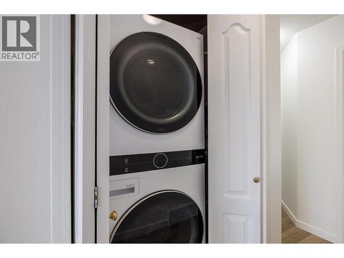 2325 Silver Place Unit# 24 Lot# 24, Kelowna, BC - Indoor Photo Showing Laundry Room