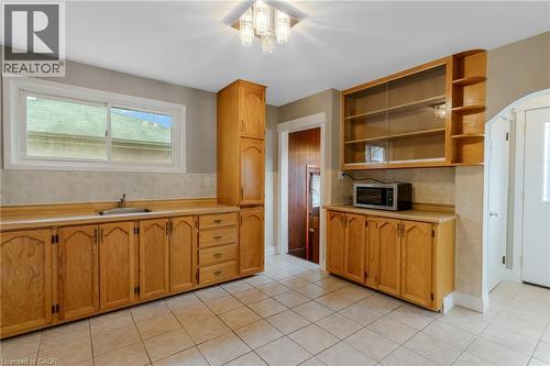 58 Avenue Road, Cambridge, ON - Indoor Photo Showing Kitchen