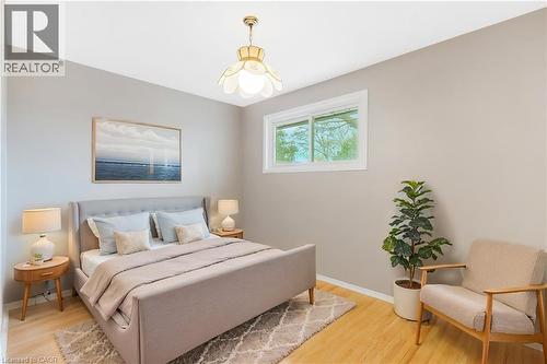 58 Avenue Road, Cambridge, ON - Indoor Photo Showing Bedroom