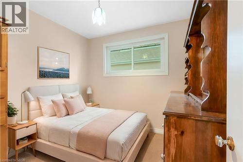 58 Avenue Road, Cambridge, ON - Indoor Photo Showing Bedroom