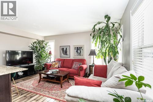 214 615 Lynd Crescent, Saskatoon, SK - Indoor Photo Showing Living Room