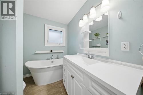 13 Mackay Avenue, Simcoe, ON - Indoor Photo Showing Bathroom