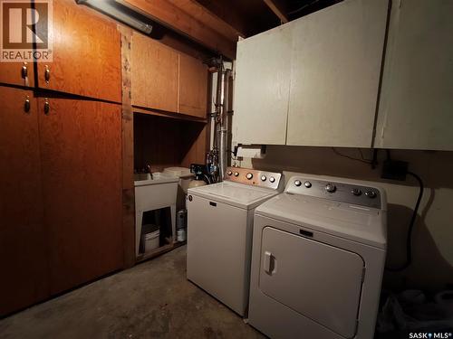 1113 Jubilee Drive, Swift Current, SK - Indoor Photo Showing Laundry Room