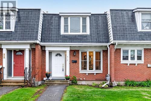 912 DYNES ROAD  Ottawa, ON K2C 0G8