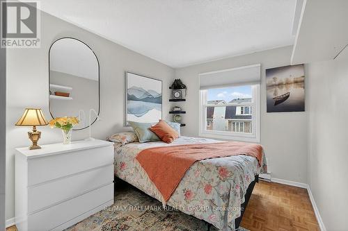 912 Dynes Road, Ottawa, ON - Indoor Photo Showing Bedroom