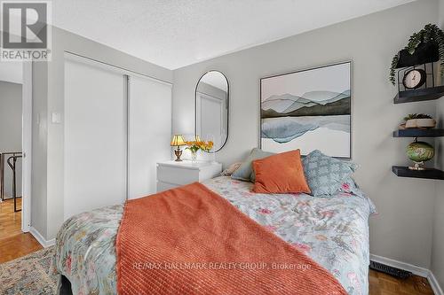 912 Dynes Road, Ottawa, ON - Indoor Photo Showing Bedroom