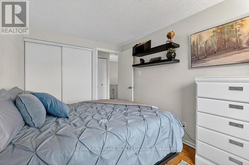 912 Dynes Road, Ottawa, ON - Indoor Photo Showing Bedroom